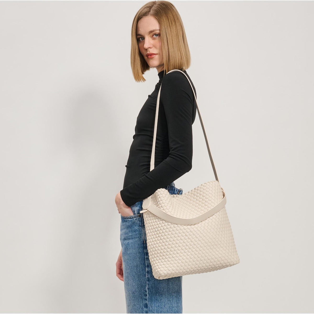 Woman wearing Oatmilk Moda Luxe Edith Hobo 842017137481 View 1 | Oatmilk