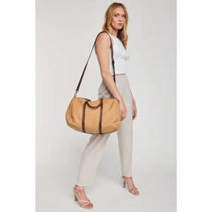 Woman wearing Camel Moda Luxe Canyon Weekender 842017101413 View 4 | Camel