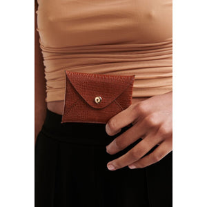 Woman wearing Whisky Moda Luxe Sia Card Holder 842017126423 View 1 | Whisky