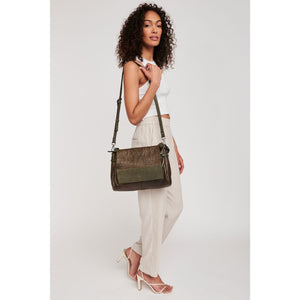 Woman wearing Olive Moda Luxe Lucy Messenger 842017117469 View 4 | Olive