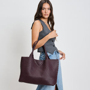 Woman wearing Espresso Moda Luxe Solana Tote 842017136200 View 4 | Espresso