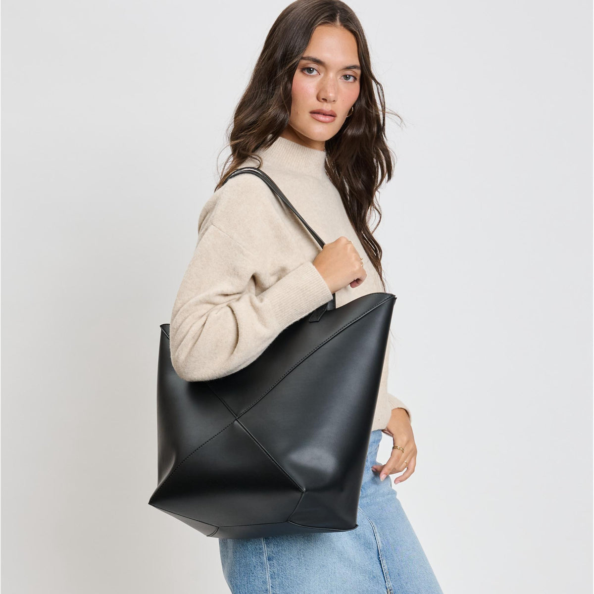 Woman wearing Black Moda Luxe Lauren Tote 842017136699 View 1 | Black