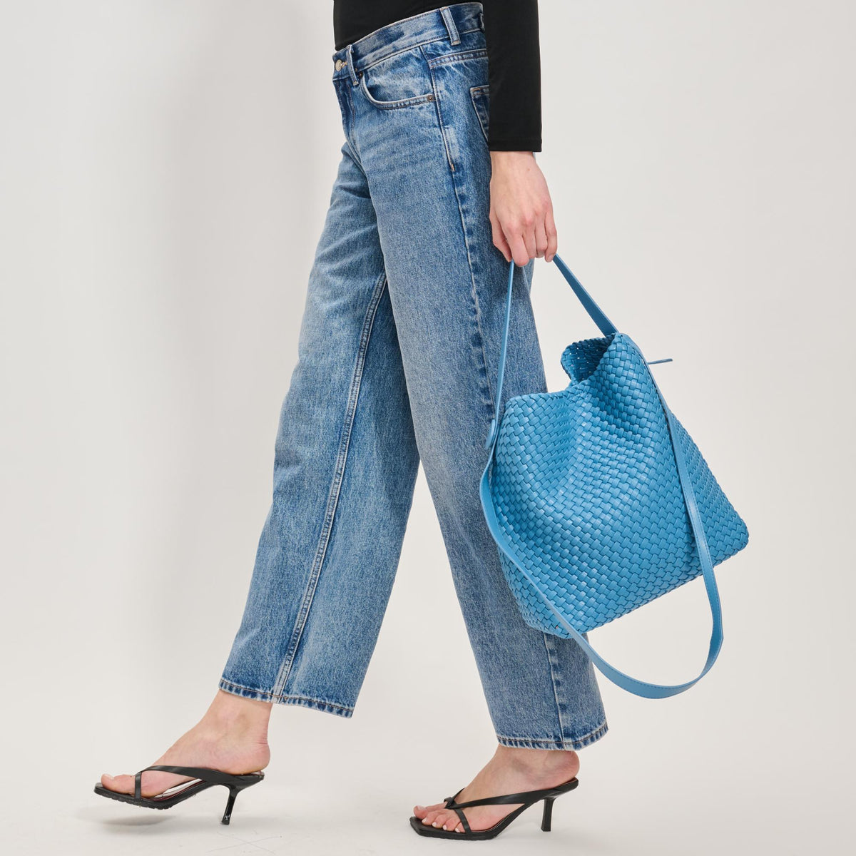 Woman wearing Denim Moda Luxe Edith Hobo 842017137498 View 2 | Denim