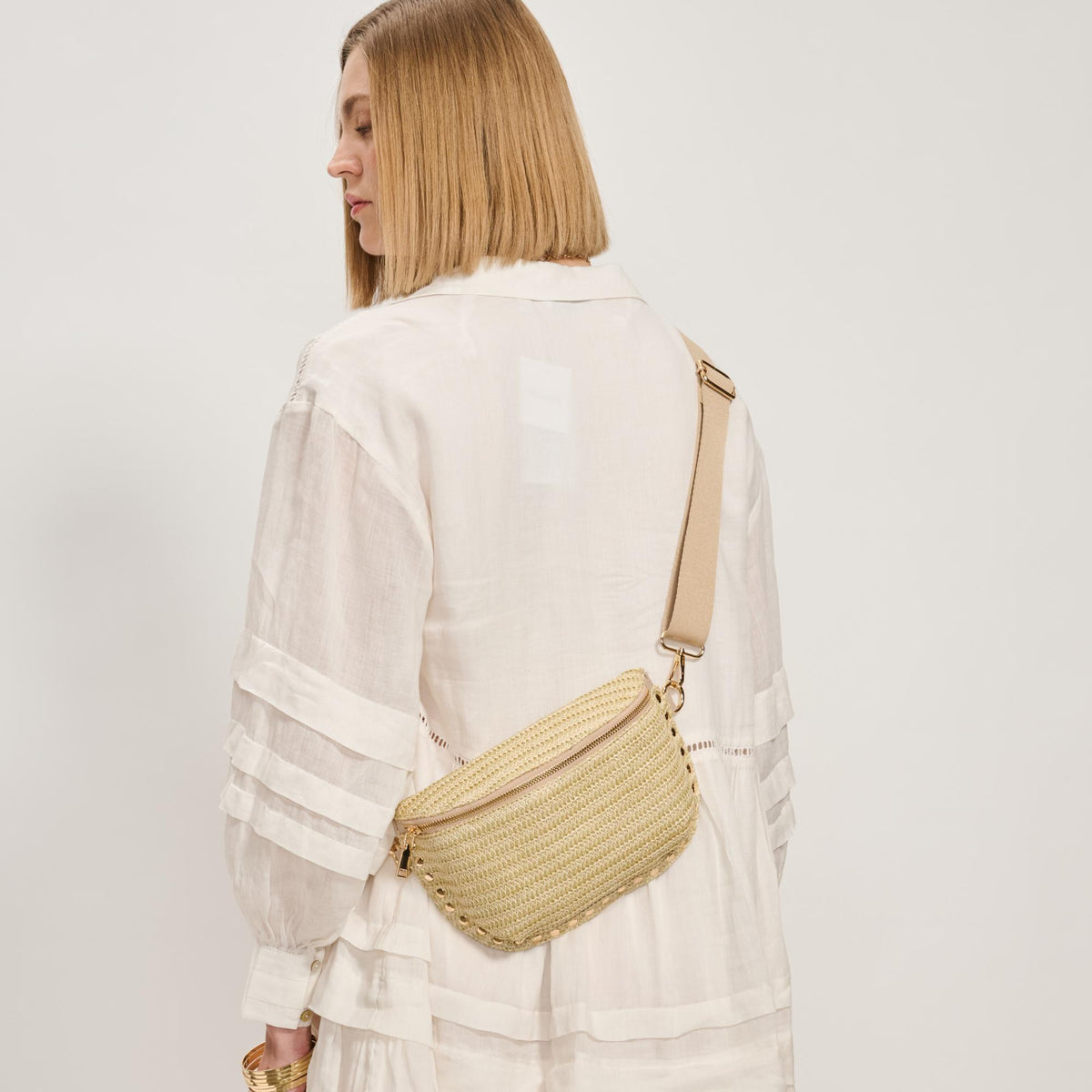 Woman wearing Natural Moda Luxe Gizelle - Straw Belt Bag 842017138082 View 3 | Natural