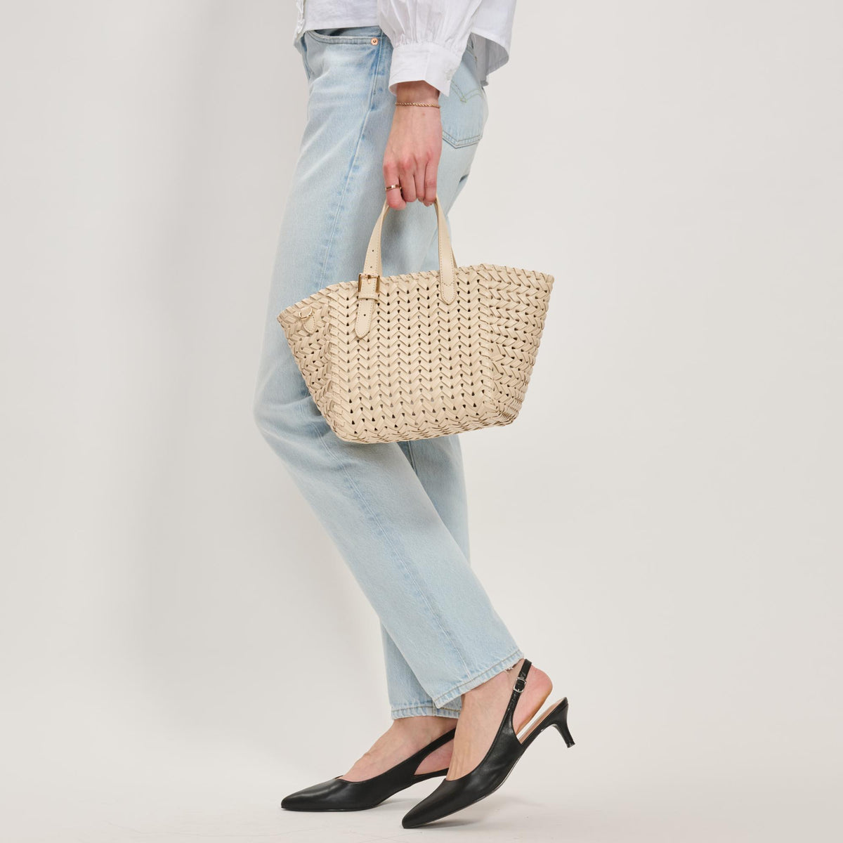 Woman wearing Oatmilk Moda Luxe Estelle Tote 842017137757 View 3 | Oatmilk