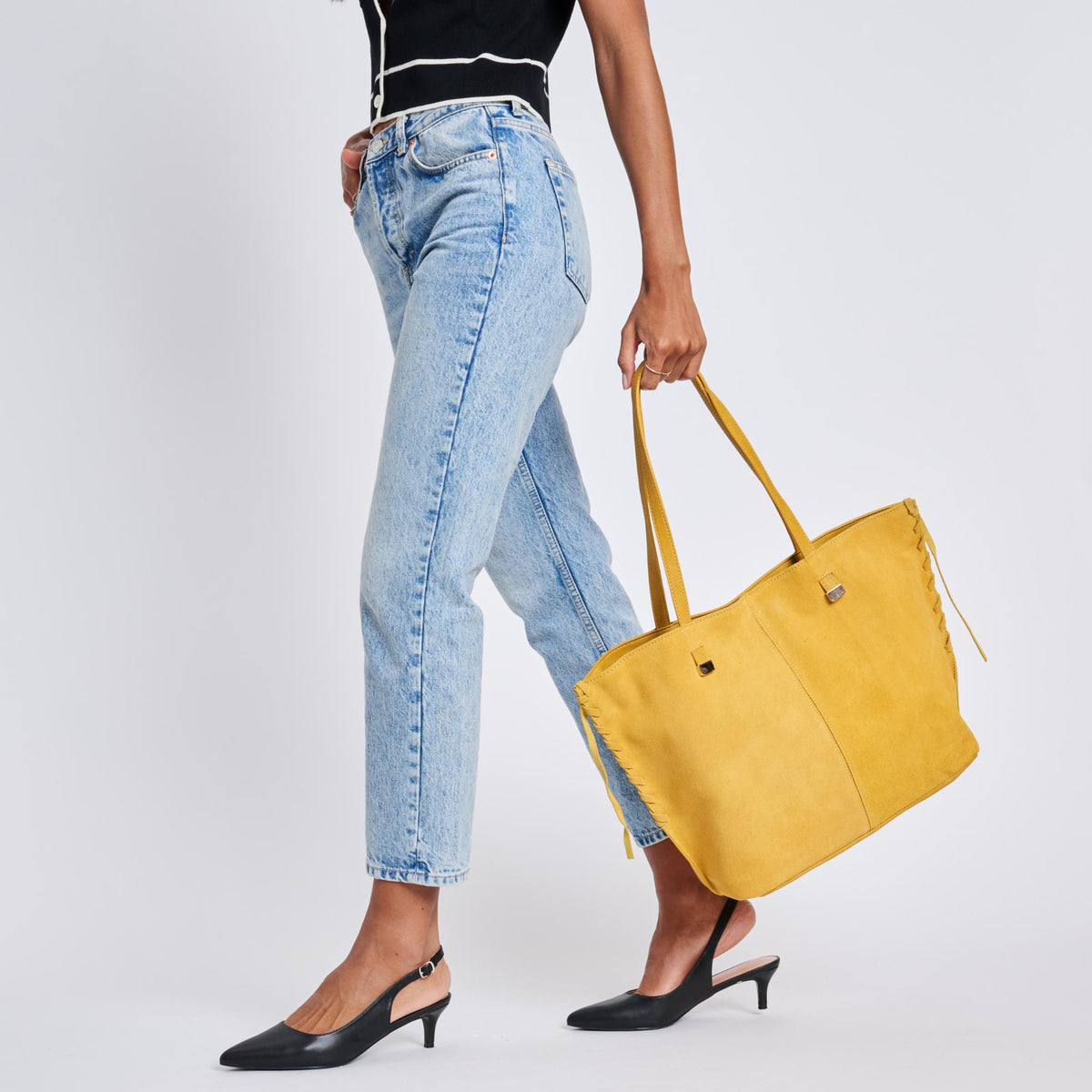 Woman wearing Honey Moda Luxe Queen Tote 842017136224 View 4 | Honey