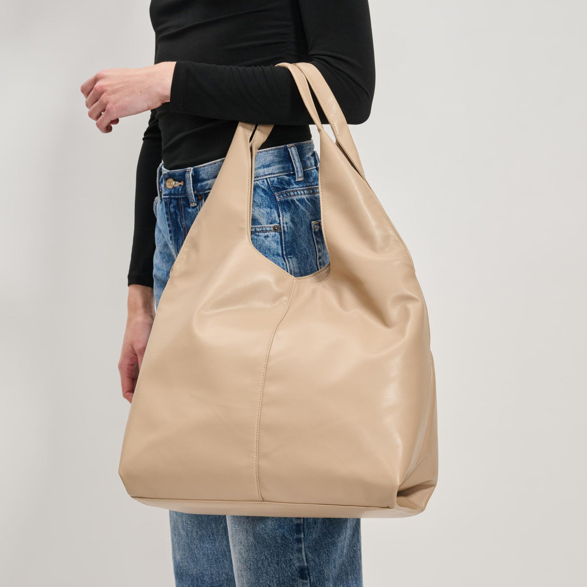 Woman wearing Natural Moda Luxe Faye Hobo 842017138761 View 4 | Natural