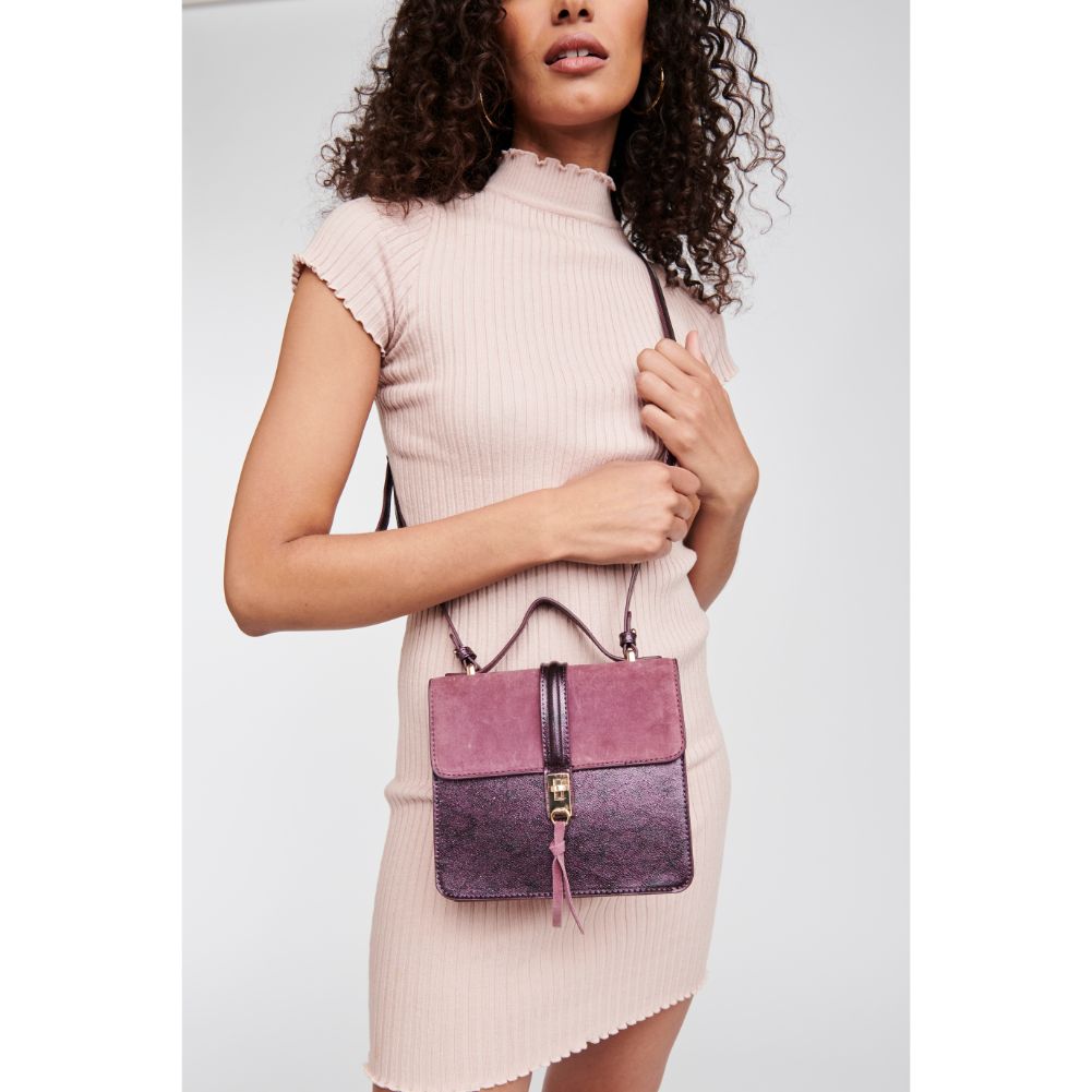 Woman wearing Plum Moda Luxe Kirsten Crossbody 842017123125 View 1 | Plum