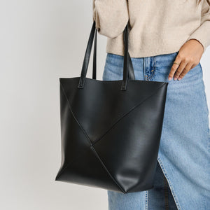 Woman wearing Black Moda Luxe Lauren Tote 842017136699 View 4 | Black