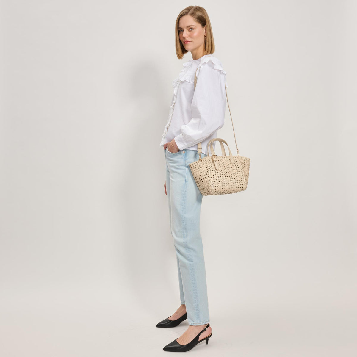 Woman wearing Oatmilk Moda Luxe Estelle Tote 842017137757 View 4 | Oatmilk