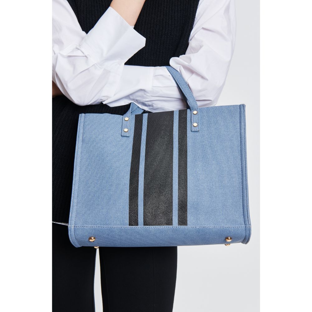 Woman wearing Denim Moda Luxe Zaria Tote 842017131564 View 3 | Denim